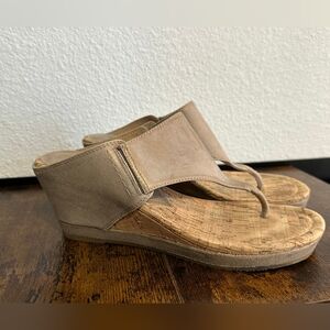 Donald J. Pliner Women's Metallic Wedge Sandals Size 8.5m